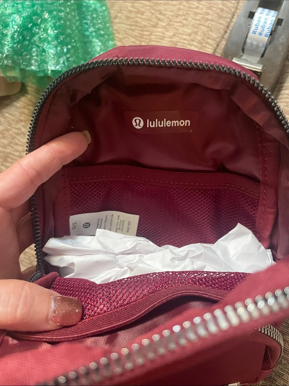 Lululemon everywhere small sling bag burgundy